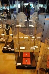 Decimononic at Madrid Joya 2015 - Glass cabinet with some jewels of the Metropolis Collection
