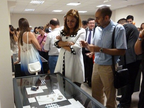 JF Alfaya talking to Carmela Silva, President of the Diputacion de Pontevedra