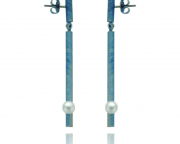 Blue titanium long articulated bar earrings with pearl - Nautilus Collection by Decimononic